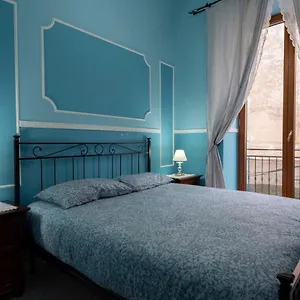 Spaccanapoli Apartment